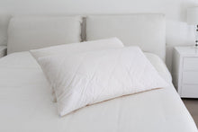 Load image into Gallery viewer, Organic Wool Pillow Protector