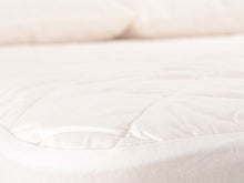 Load image into Gallery viewer, Washable Wool Mattress Protector
